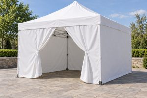Nhà bạt di động có quây kín 4 mặt